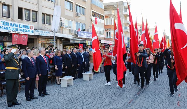 Bergama’da Cumhuriyet Bayramı coşkusu