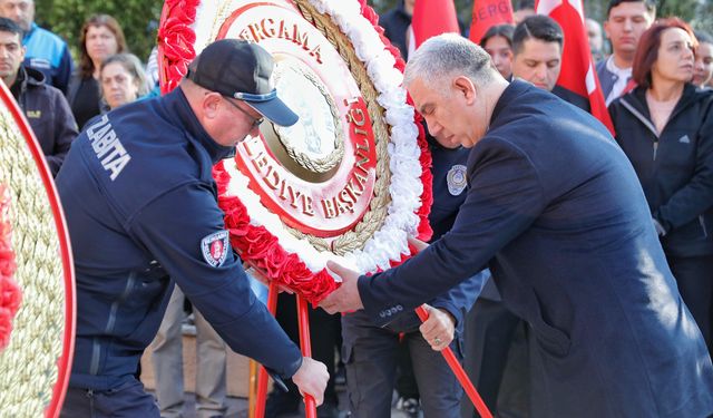 Bergama'da Ulu Önder Atatürk’e duygusal anma