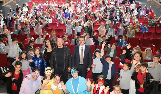 Dikili'de Çocuk Hakları Günü coşkuyla kutlandı