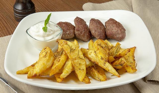 Fırında baharatlı patates tarifi: Kızartmaya elveda, lezzete merhaba!