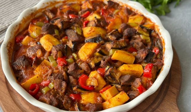 Fırında etli patlıcan kebabı tarifi: Lokum gibi et, Köz tadında patlıcan!