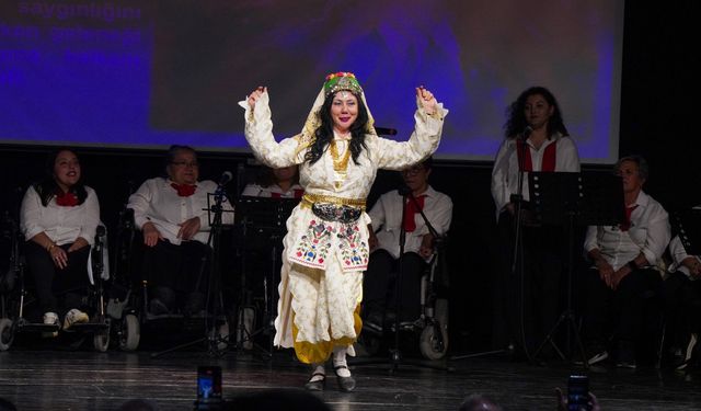 Gaziemir’de türkülerle engel tanımayan gece