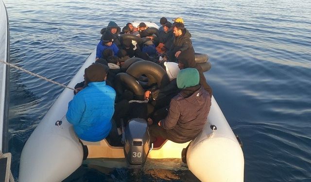 İzmir Dikili’de göçmen operasyonu: 10’u çocuk 29 kişi yakalandı
