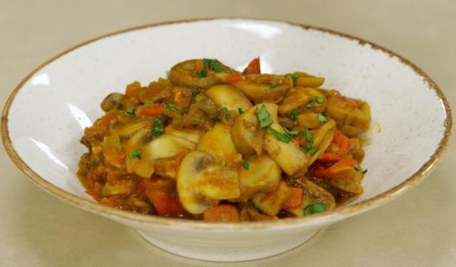 Sofraların favorisi olacak: Evde lokanta lezzetinde mantar sote tarifi