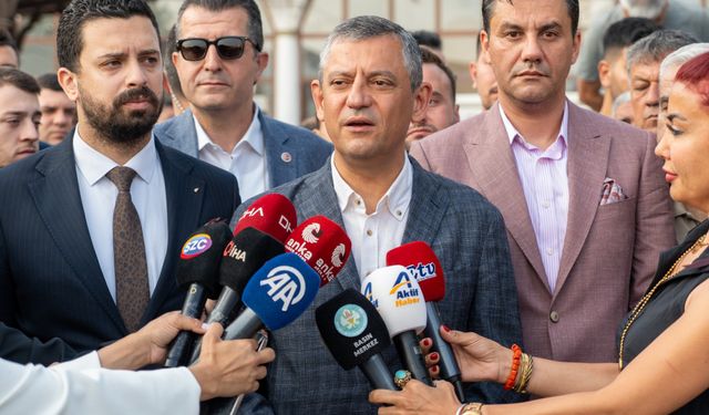 Özgür Özel'den bayram mesajında sert sözler: Yaşatanı bin pişman ederim