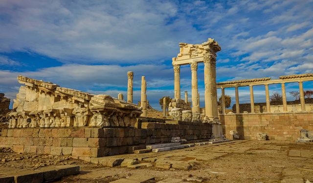 Pergamon Antik Kenti: Antik dünyanın sırlarını keşfetmeye hazır mısınız?