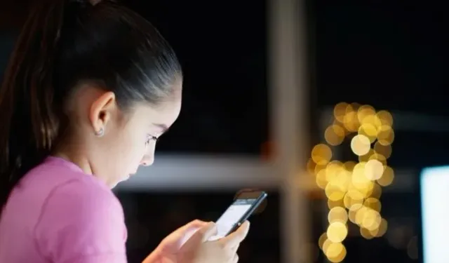Uzmanlar uyardı: Saatlerce telefona bakanlarda kalıcı hasar riski
