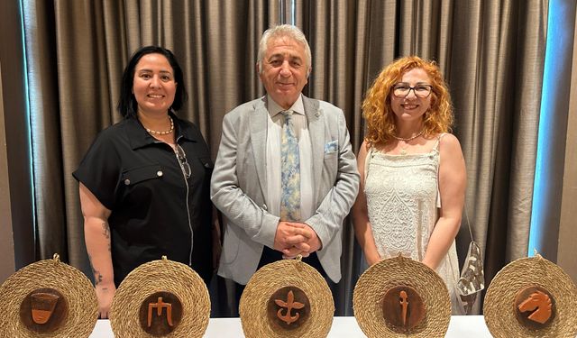 Seramik tutkunları Çeşme Boyalık Otel’de buluştu