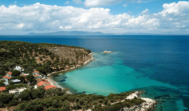 Ege’de tatil yapmak bu kadar ucuz olmamıştı! İşte İzmir’in gizli plajları