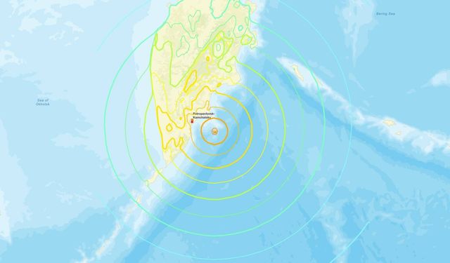 Japonya ve ABD'ye tsunami alarmı yapıldı: İki milyon kişiye tahliye emri verildi