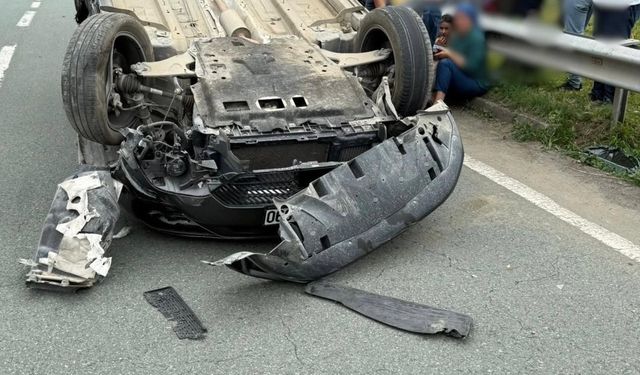 Göz gözü görmedi! İki otomobilin çarpışması kanlı bitti