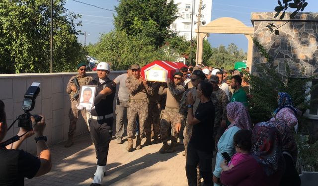 Özel harekat polisi Mersin'de son yolculuğuna uğurlandı