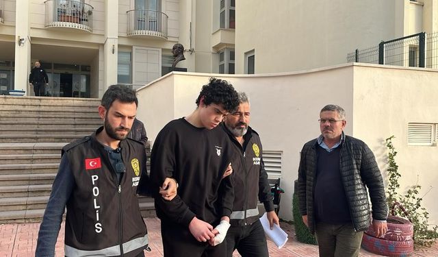Kan donduran olay: Annesini bıçaklayarak katletti!