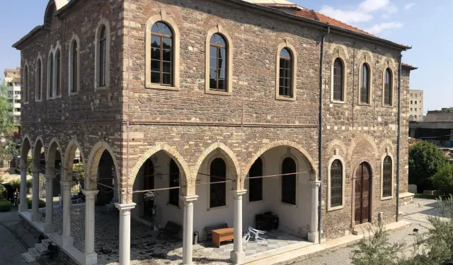 İzmir’de pazartesi akşamları müzikle şenlenecek