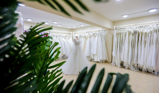 Gelinlik ve damatlık bedava olur mu demeyin! Bayraklı’da gerçek oldu!