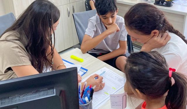 Buca Belediyesi'nden LGS tercih maratonuna destek