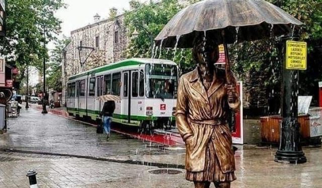 Meteoroloji açıkladı: Yangınların üzerine sağanak yağacak!