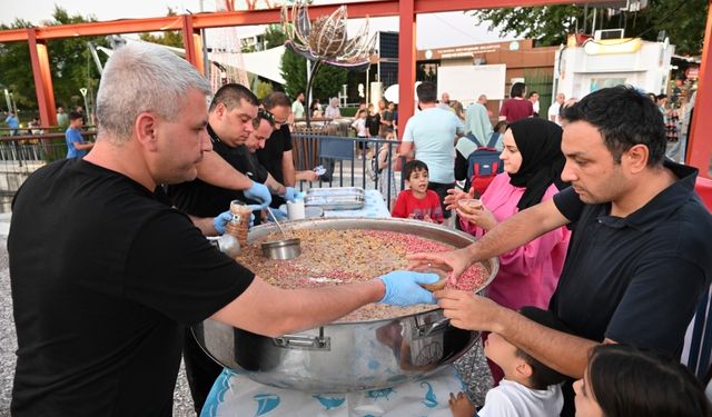Manisa’da aşure kazanları kaynıyor!