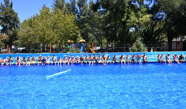 Manisa’da çocuklara yaz tatili hediyesi: Ücretsiz havuz keyfi!