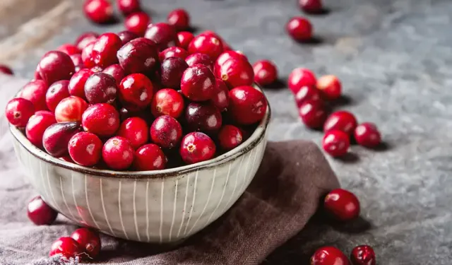 Bu meyve sandığınızdan fazlası! Cranberry'nin saymakla bitmeyen faydaları