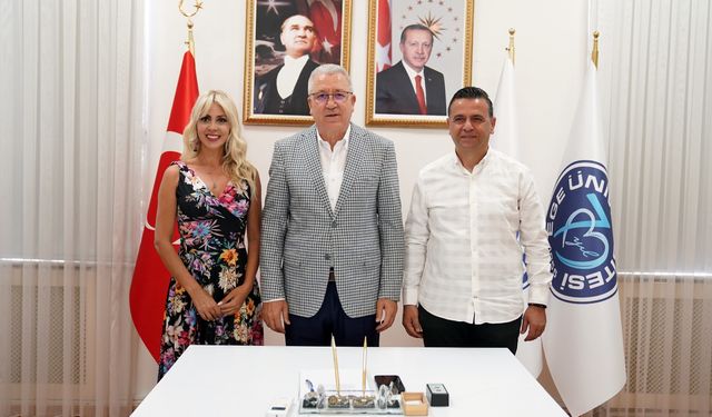 Uca Dağlar sahneye damga vurdu