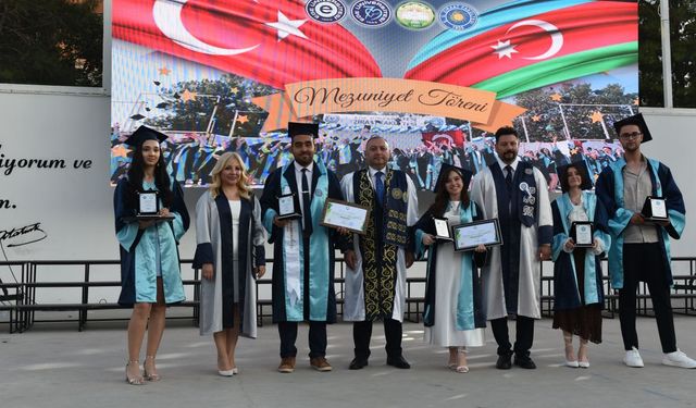 Toprakla büyüyen umutlar Ege’de mezun oldu!