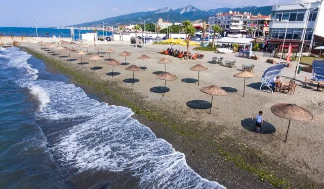 Şehre bu kadar yakın tatil mi olur? Ücretsiz ve sessiz bir plaj arayanlara sürpriz nokta!