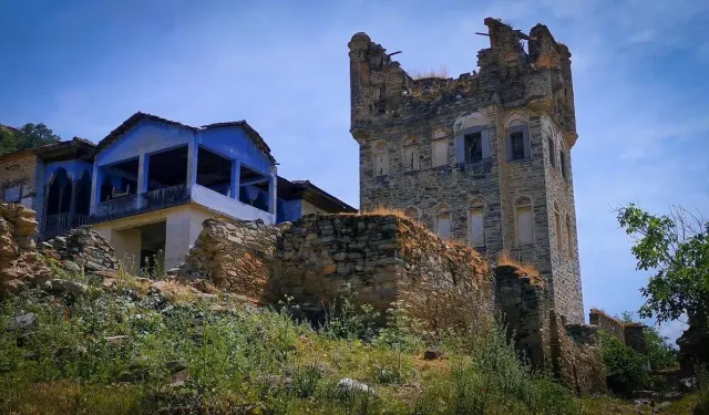 Terk edilmiş ama hala büyülüyor: İzmir’e 2 saat uzaklıkta masalsı bir yolculuk