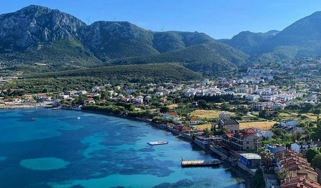 Ne dalga ne de rüzgar deniz keyfini kaçırıyor! Sakinliği ve temizliğiyle İzmir’in en güzel koyu