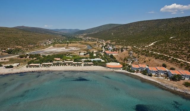 İzmir’in eski Yörük köyü yaz turizminin gözdesi oldu! Masmavi denizi ve kahvaltısıyla cezbediyor