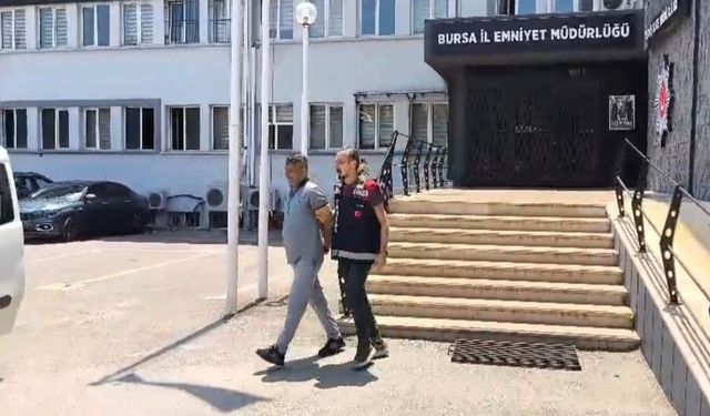 Sahte kaymakam yardım vaadiyle dolandırdı: Tören bile düzenledi