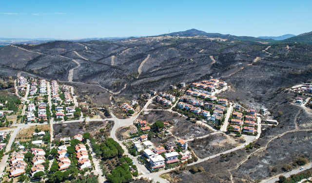 Seferihisar ve Menderes yangın sonrası sessizliğe gömüldü