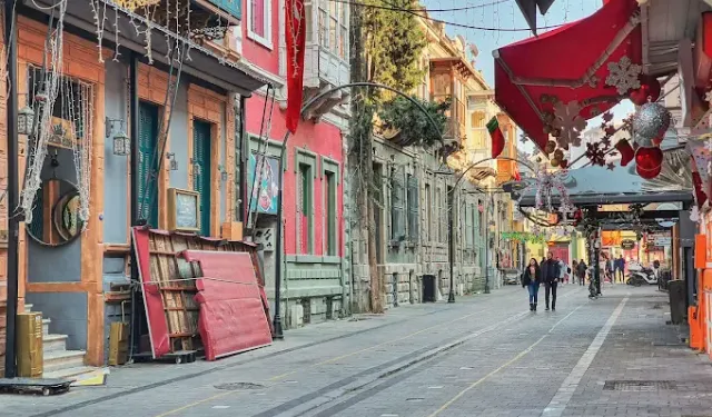 İzmir'de şehrin ortasında eğlence dolu bir molaya hazır olun!