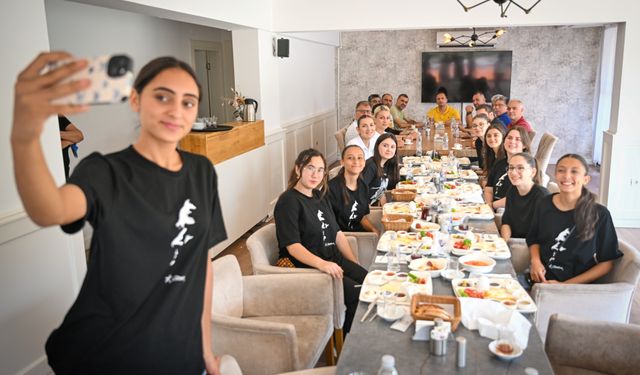Bornova'nın Sultanları set vermeden zirvede