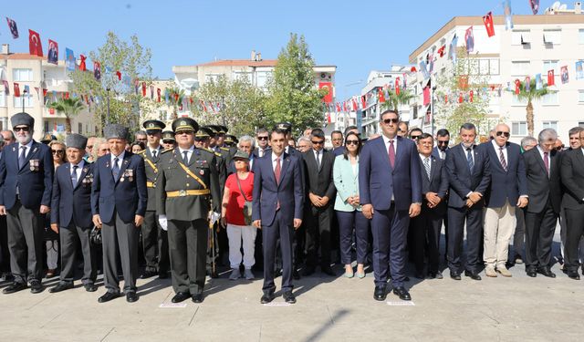 Narlıdere’de binlerce kişi meydanı doldurdu!