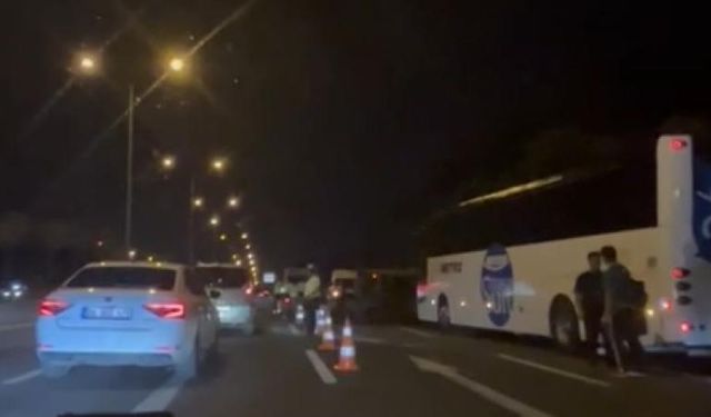 Feci kaza! Yolcu otobüsü kamyonete çarptı: Yaralılar var