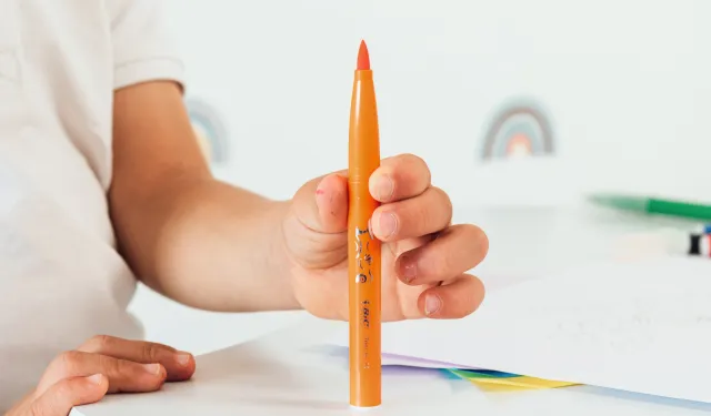 Çocuğunuz solak mı? Yanlış müdahale felaket getirebilir