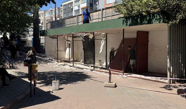 Buca'da işgalci işletmelerin tahliyesi başladı