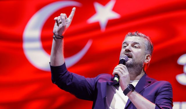 Zafer Korteji Buca’yı aydınlattı