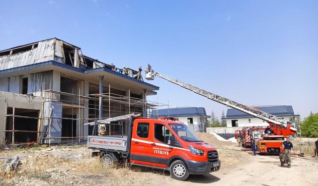 İnşaatta korkutan yangın! İtfaiye ekipleri seferber oldu
