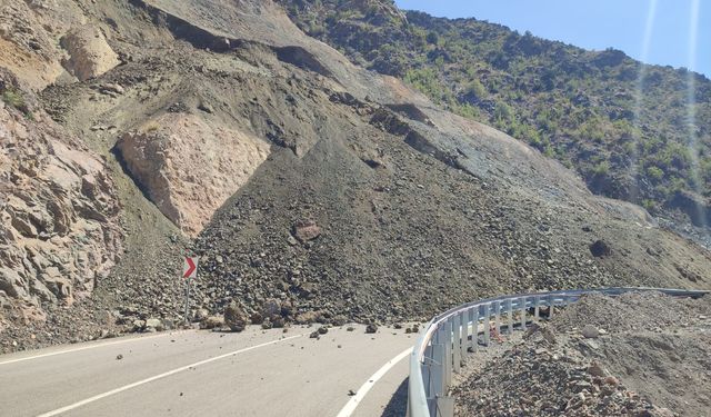 Korkutan heyelan! Toprak aniden nasıl kaydı?