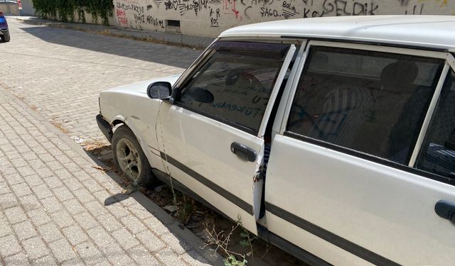 Kapısı açık, plakası yok… Bu sır ne?
