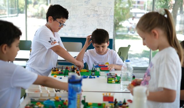 Matematikten satrança, bilimden sanata: Bayraklı’da ücretsiz 10 farklı atölye fırsatı!