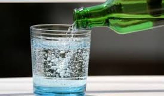 Saç renginiz doğal yollarla açılıyor mu? Sodalı suyun etkileri