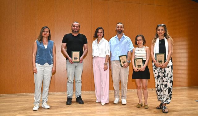 Karabağlar Akademi ilk mezunlarını verdi