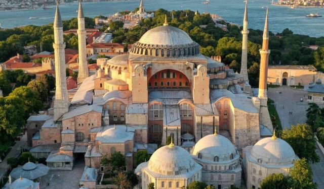 Ayasofya’yı yakmaya kalktı! Şoke eden detaylar ortaya çıktı!