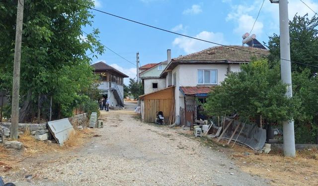 Korkunç ölüm! Süt sağarken elektrik akımına kapıldı