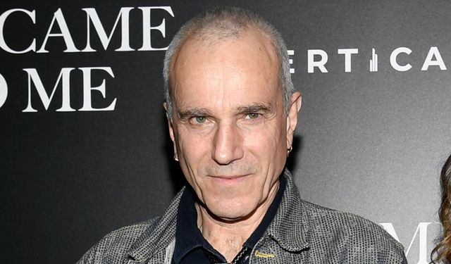 Efsane oyuncu Daniel Day-Lewis sahnelere geri mi dönüyor?