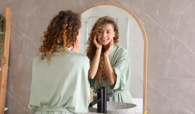 Aynada kendisiyle en çok zaman geçiren 4 burç