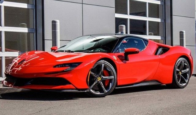 Lüks araç kaçakçılığı alarmı: ‘T’ plakalı Ferrari’ler bakanlığın radarında